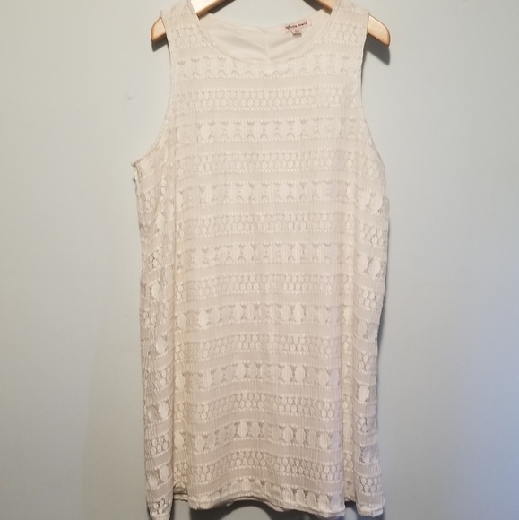 Extra Touch Dresses & Skirts - Extra Touch white embroidered dress